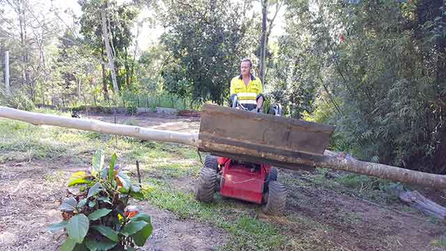 Sunshine Coast hinterland rural acreage tidy ups. Clean up your acreage property with the help of your mini digger.