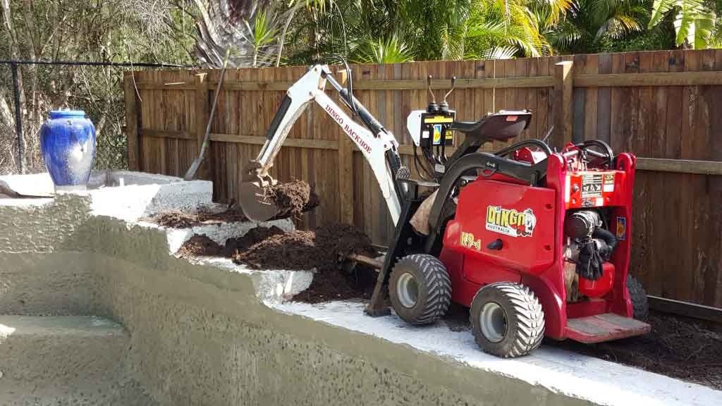 Sunshine Coast residential earch moving and excavation services. Treching, Driveways, Tree Removal, Stump Grinding, Post Hole Digging, Concrete Removal, Lawn and Turf Preperation and Removal.